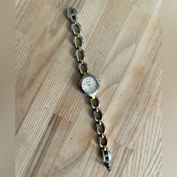 Fossil Ladies Watch Two Tone Chain Link Bracelet Round Dial - Picture 5 of 11